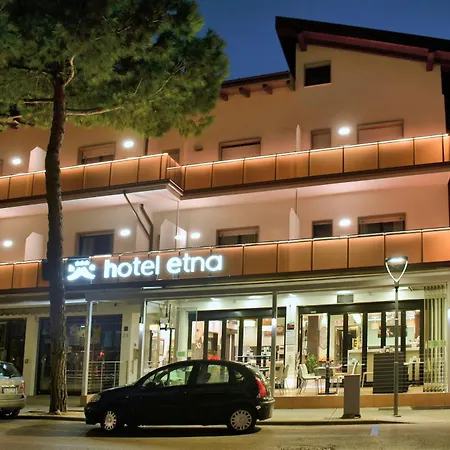 Отель Etna 3*